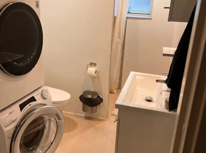 Second Bed & Breakfast *